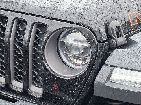 Used 2021 Jeep Gladiator Mojave image 8