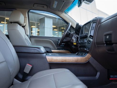 Used 2018 Chevrolet Silverado 1500 LTZ w/ Texas Edition image 21