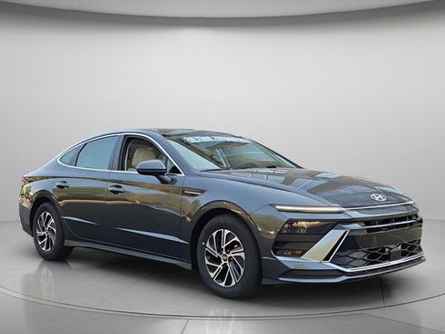 New 2026 Hyundai Sonata Blue FWD image 3