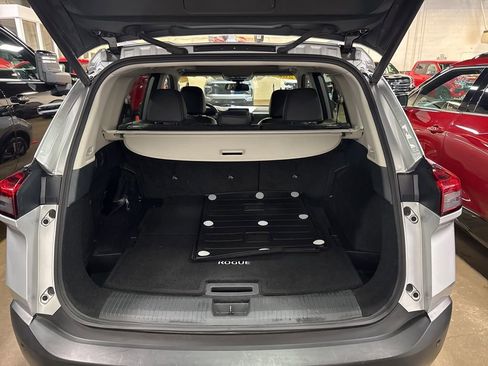 Used 2021 Nissan Rogue SL image 6