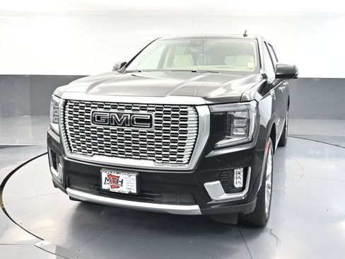 Used 2023 GMC Yukon XL Denali image 12