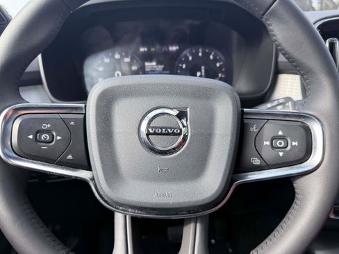 Used 2020 Volvo XC40 T5 Momentum w/ Protection Package AWD/4WD image 19