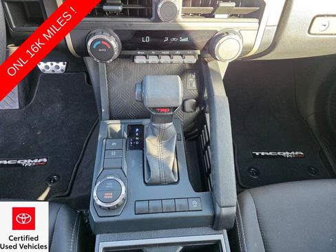 Certified 2025 Toyota Tacoma TRD Sport image 27