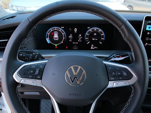 Certified 2025 Volkswagen Tiguan S FWD image 13