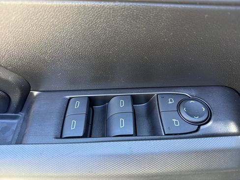 Used 2024 Chevrolet Colorado W/T image 15