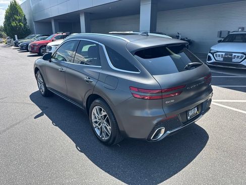 Used 2023 Genesis GV70 2.5T w/ Select Package AWD/4WD image 3