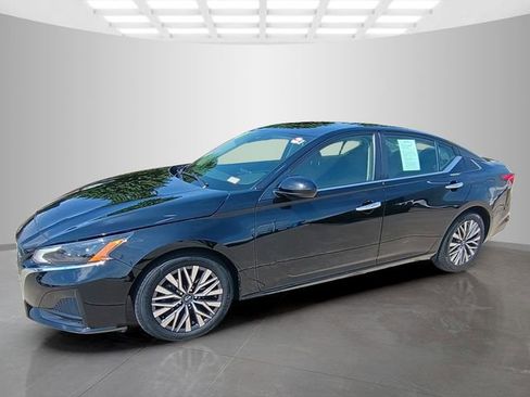 Used 2023 Nissan Altima 2.5 SV FWD image 6