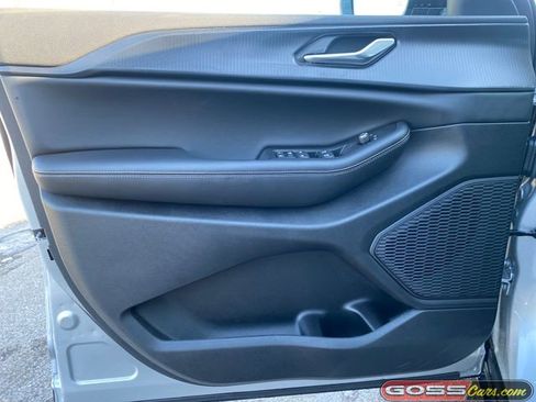 New 2025 Jeep Grand Cherokee Laredo X w/ Luxury Tech Group I image 23