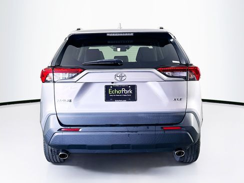 Used 2021 Toyota RAV4 XLE Premium FWD image 7