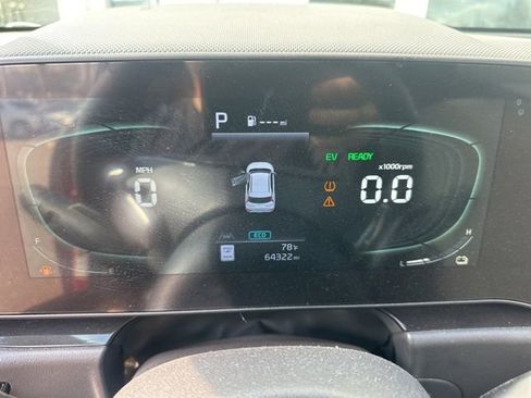 Used 2023 Kia Niro EX Touring image 25