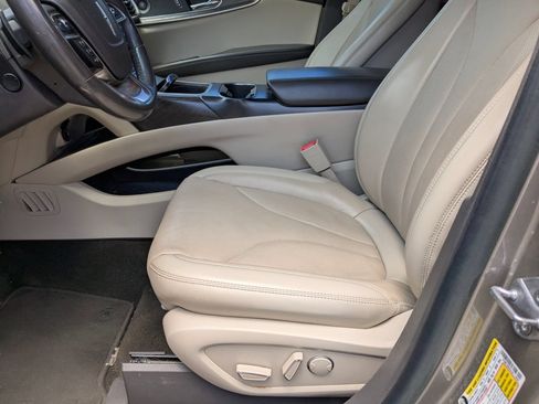 Used 2020 Lincoln Nautilus Reserve FWD image 5