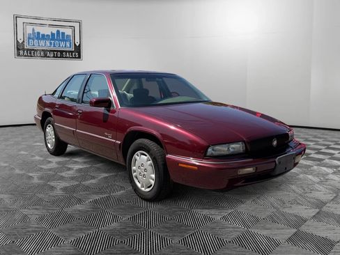 Used 1996 Buick Regal Custom FWD image 4
