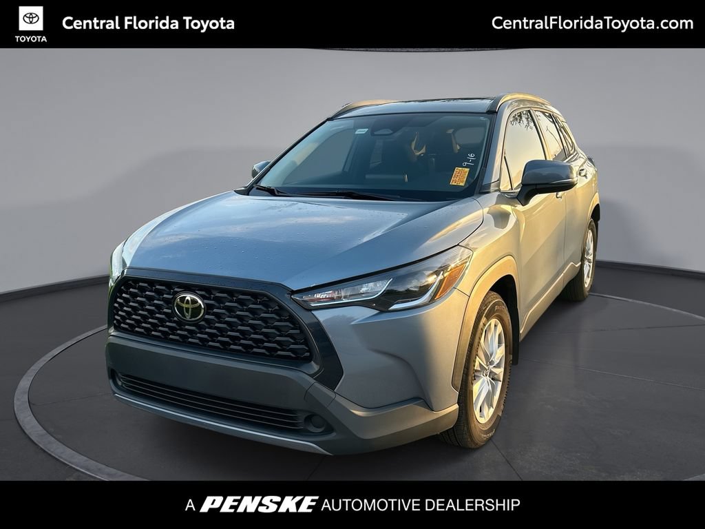 Used 2024 Toyota Corolla Cross LE w/ Moonroof Package AWD/4WD image 1