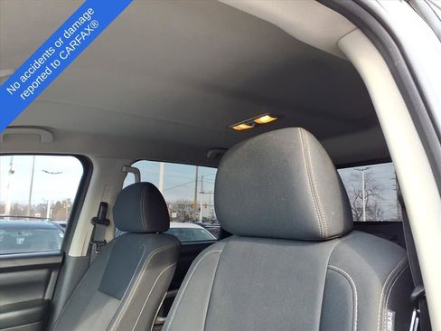 Used 2018 Nissan Titan SV w/ SV Convenience Package image 20