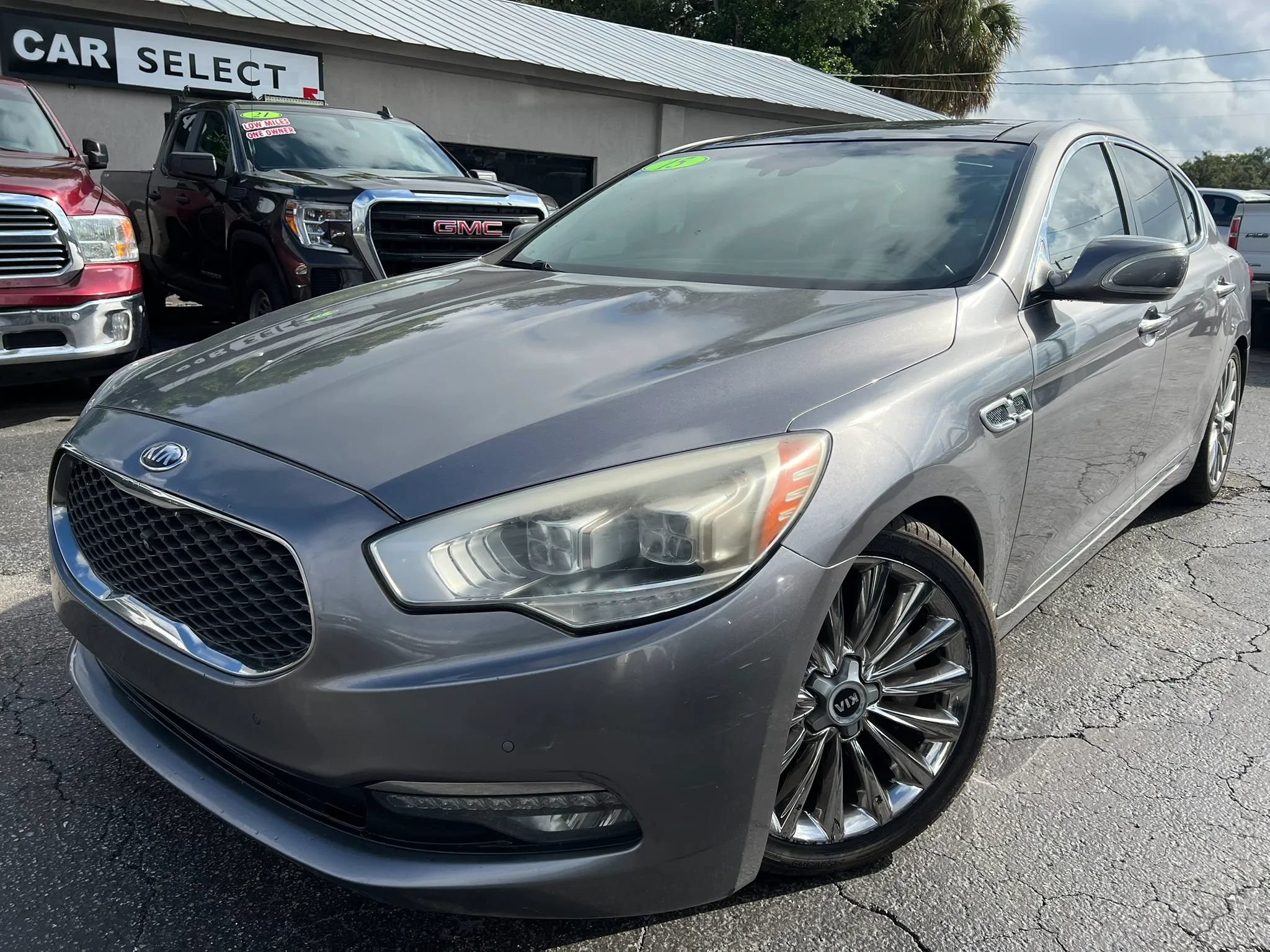 Used 2015 Kia K900 Luxury RWD image 1