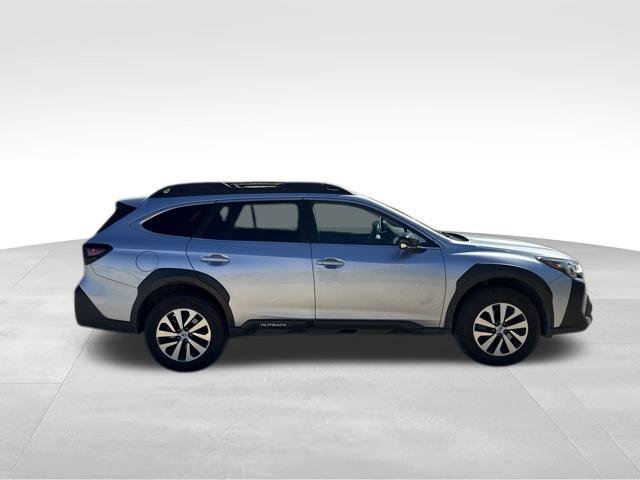 Used 2024 Subaru Outback Premium w/ Popular Package #1A AWD/4WD image 2
