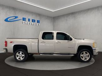 Used 2011 Chevrolet Silverado 2500 LTZ w/ LTZ Plus Package AWD/4WD video 2