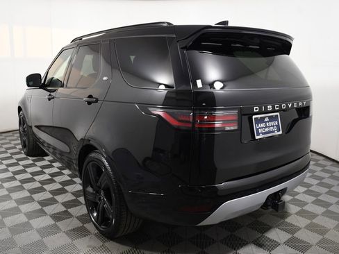 Used 2024 Land Rover Discovery Metropolitan Edition image 4