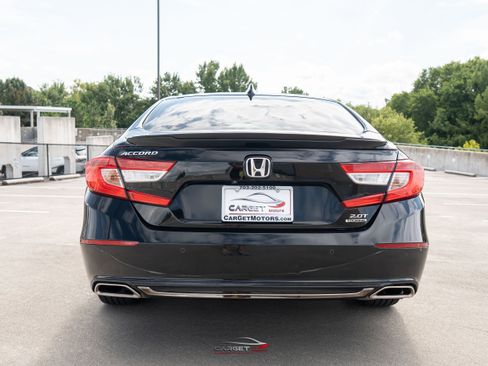 Used 2018 Honda Accord Touring image 6
