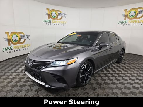 Used 2020 Toyota Camry XSE image 3