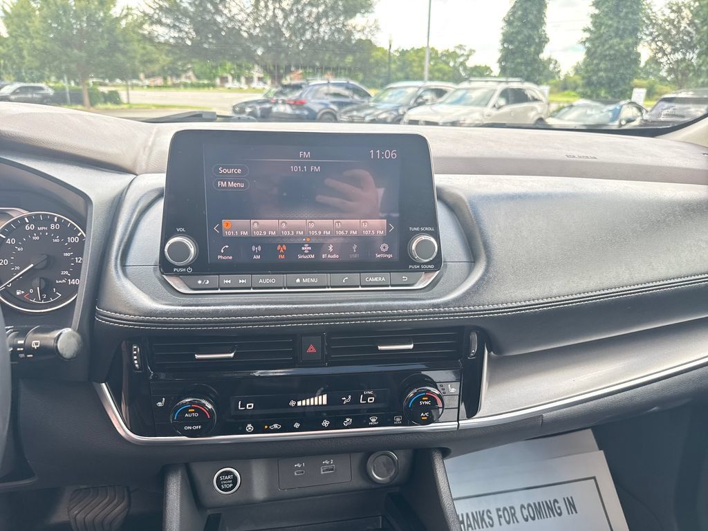 Used 2022 Nissan Rogue SV w/ SV Premium Package FWD image 30