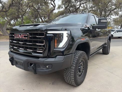 Used 2025 GMC Sierra 2500 AT4X w/ AT4X AEV Edition image 2