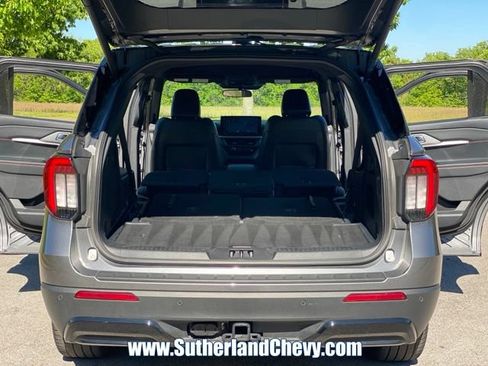 Used 2025 Ford Explorer ST-Line w/ ST-Line Street Pack AWD/4WD image 48