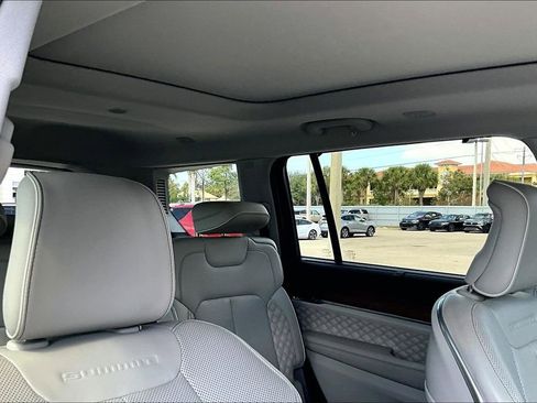 Used 2022 Jeep Grand Cherokee L Summit w/ Luxury Tech Group V image 22