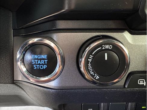 Used 2021 Toyota Tacoma TRD Off-Road w/ Technology Package AWD/4WD image 20