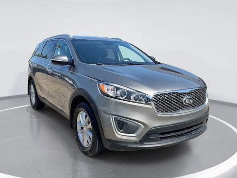 Used 2016 Kia Sorento LX w/ LX Convenience Package FWD image 1