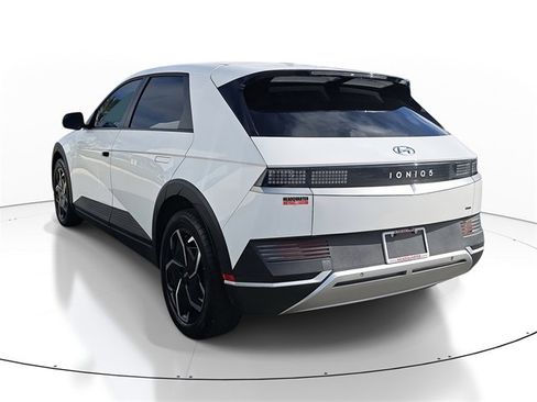 Used 2023 Hyundai Ioniq 5 SE image 3