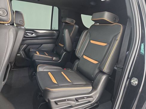 Used 2023 GMC Yukon XL AT4 w/ AT4 Premium Package AWD/4WD image 31