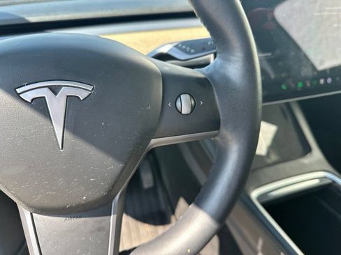 Used 2021 Tesla Model Y Long Range AWD/4WD image 12