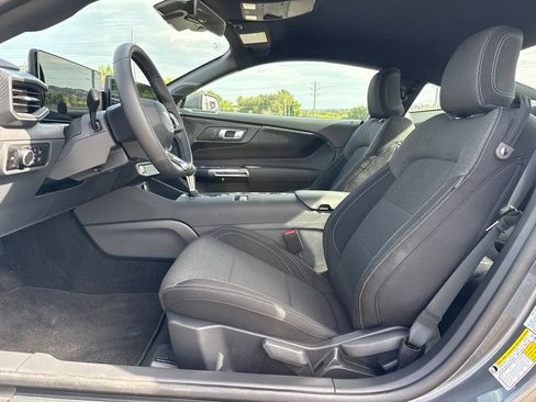 Used 2026 Ford Mustang Coupe RWD image 6