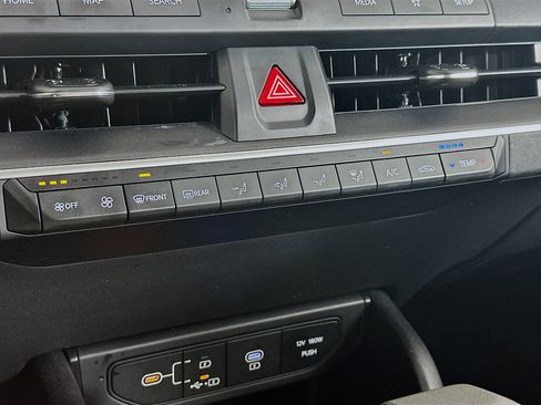 Used 2025 Kia K4 LXS image 23