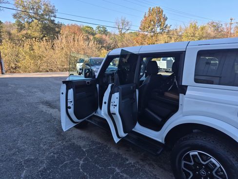 New 2025 Ford Bronco Outer Banks image 13