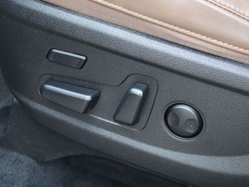 Used 2022 Kia Telluride SX w/ SX Prestige Package image 25