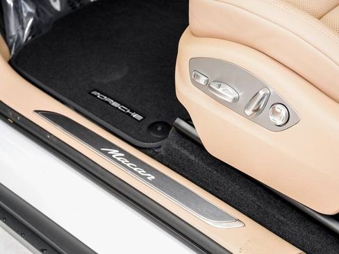 New 2026 Porsche Macan image 11