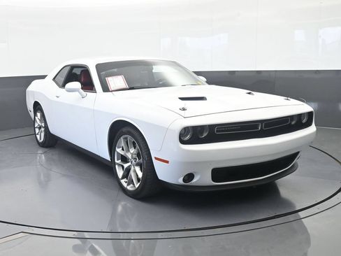 Used 2020 Dodge Challenger SXT w/ Plus Package RWD image 9