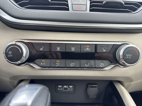 Used 2021 Nissan Altima 2.5 SV w/ SV Premium Package image 18