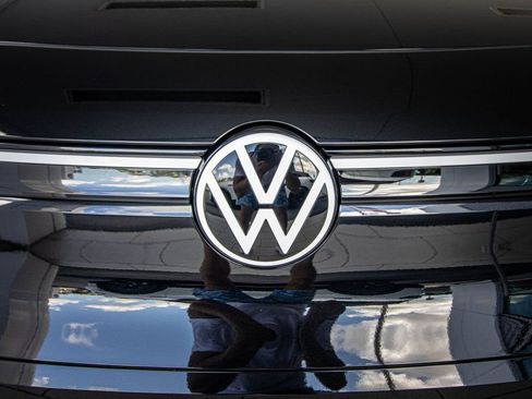 New 2025 Volkswagen ID.4 Pro image 8