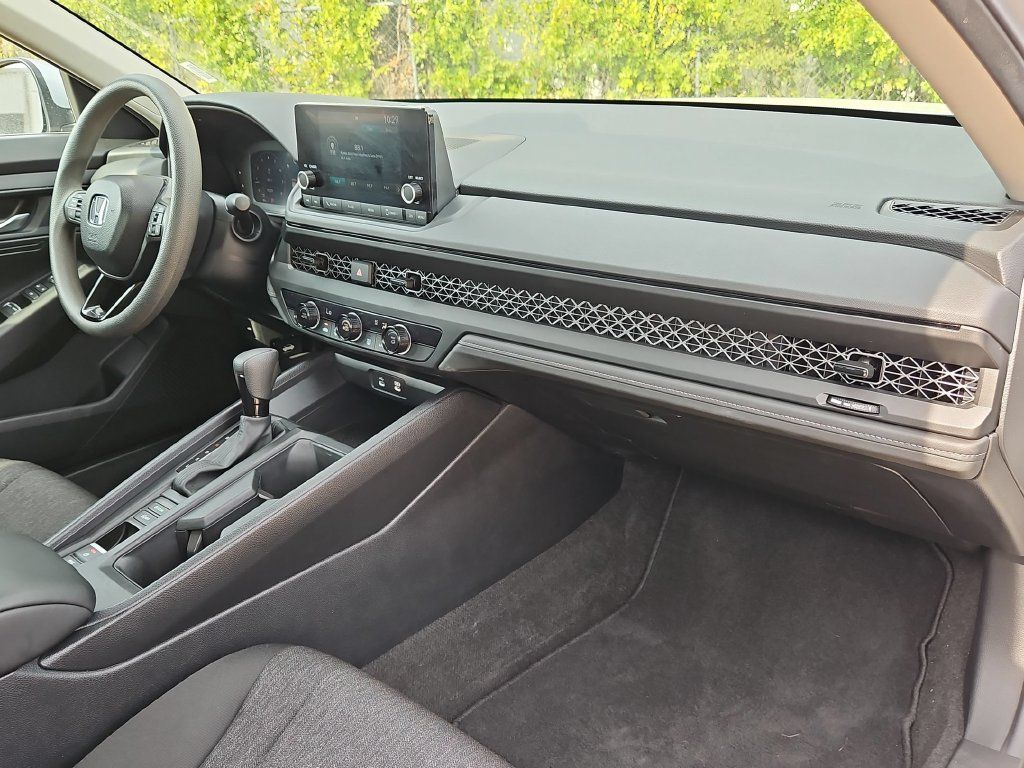 Used 2025 Honda Accord LX image 32