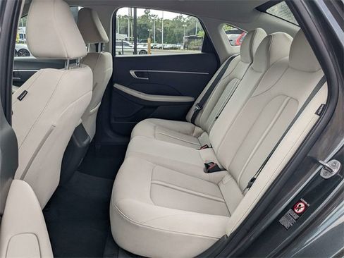 Used 2023 Hyundai Sonata SE image 13