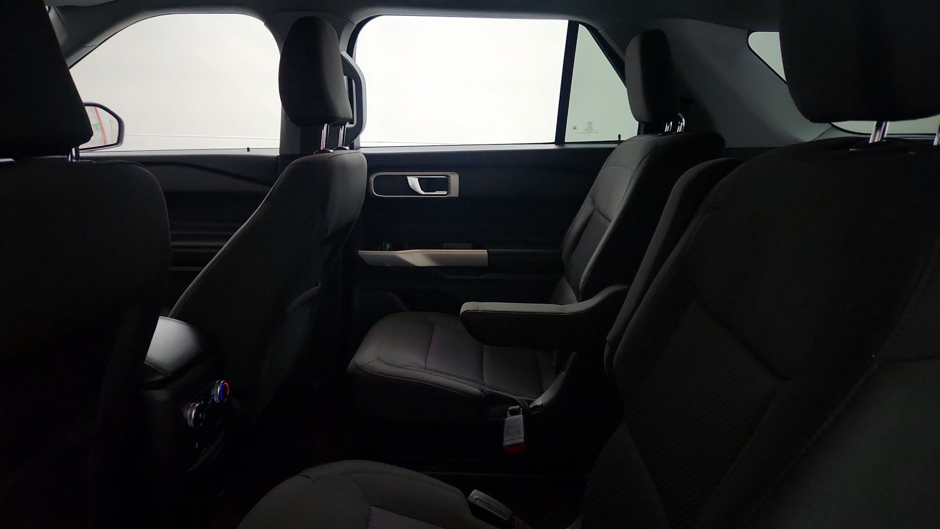 Used 2022 Ford Explorer XLT AWD/4WD image 23