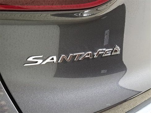 Used 2022 Hyundai Santa Fe SEL w/ Convenience Package image 9