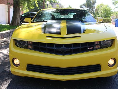 Used 2010 Chevrolet Camaro SS w/ RS Package RWD image 4