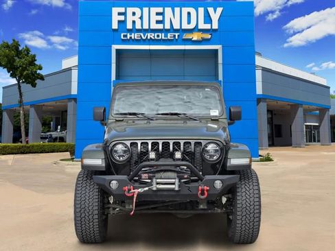 Used 2021 Jeep Gladiator Sport image 2