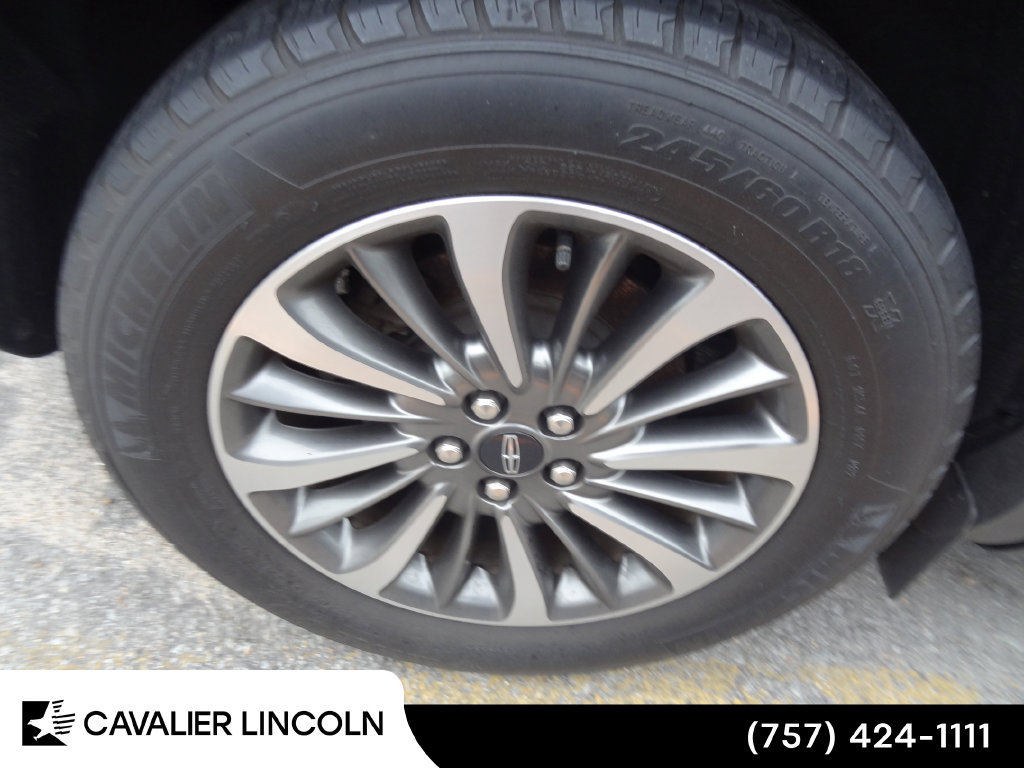 Used 2022 Lincoln Nautilus Reserve FWD image 11