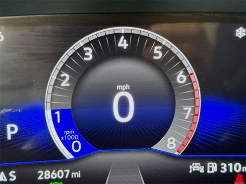 Used 2023 Volkswagen Tiguan SE image 12