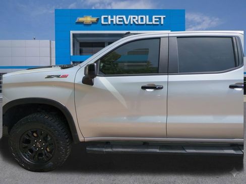 Used 2022 Chevrolet Silverado 1500 ZR2 w/ Technology Package image 13